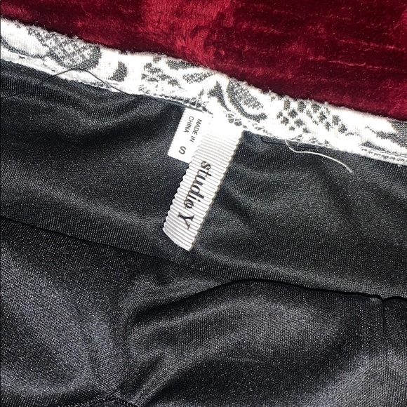 Classy Print Strapless Fitted Top - Picture 9 of 9